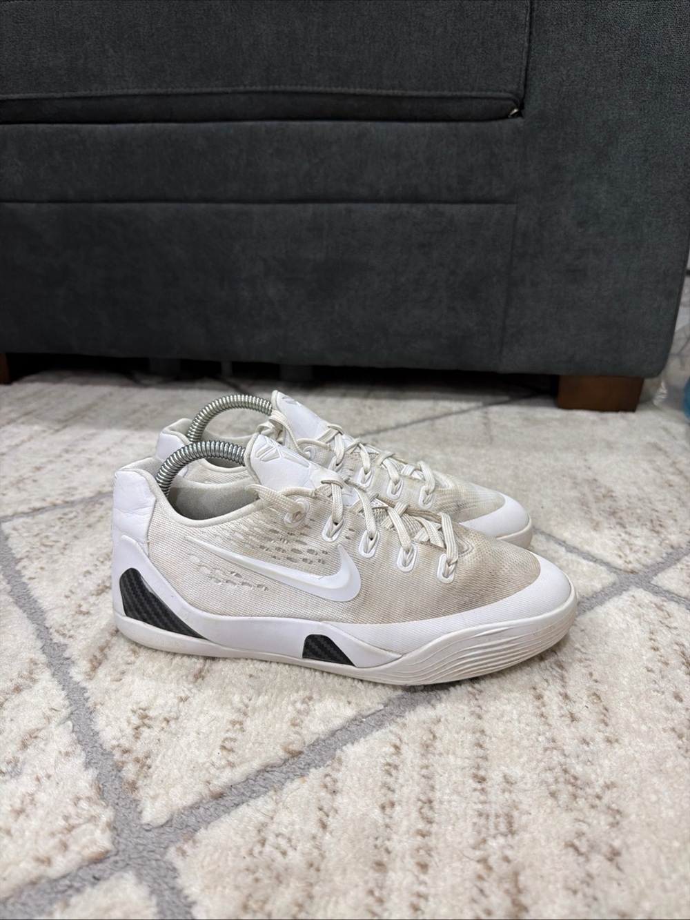 Nike Kobe 9 Triple White FV3607-100 GS Size 5.5Y Women’s Size 7 Basketball Shoe